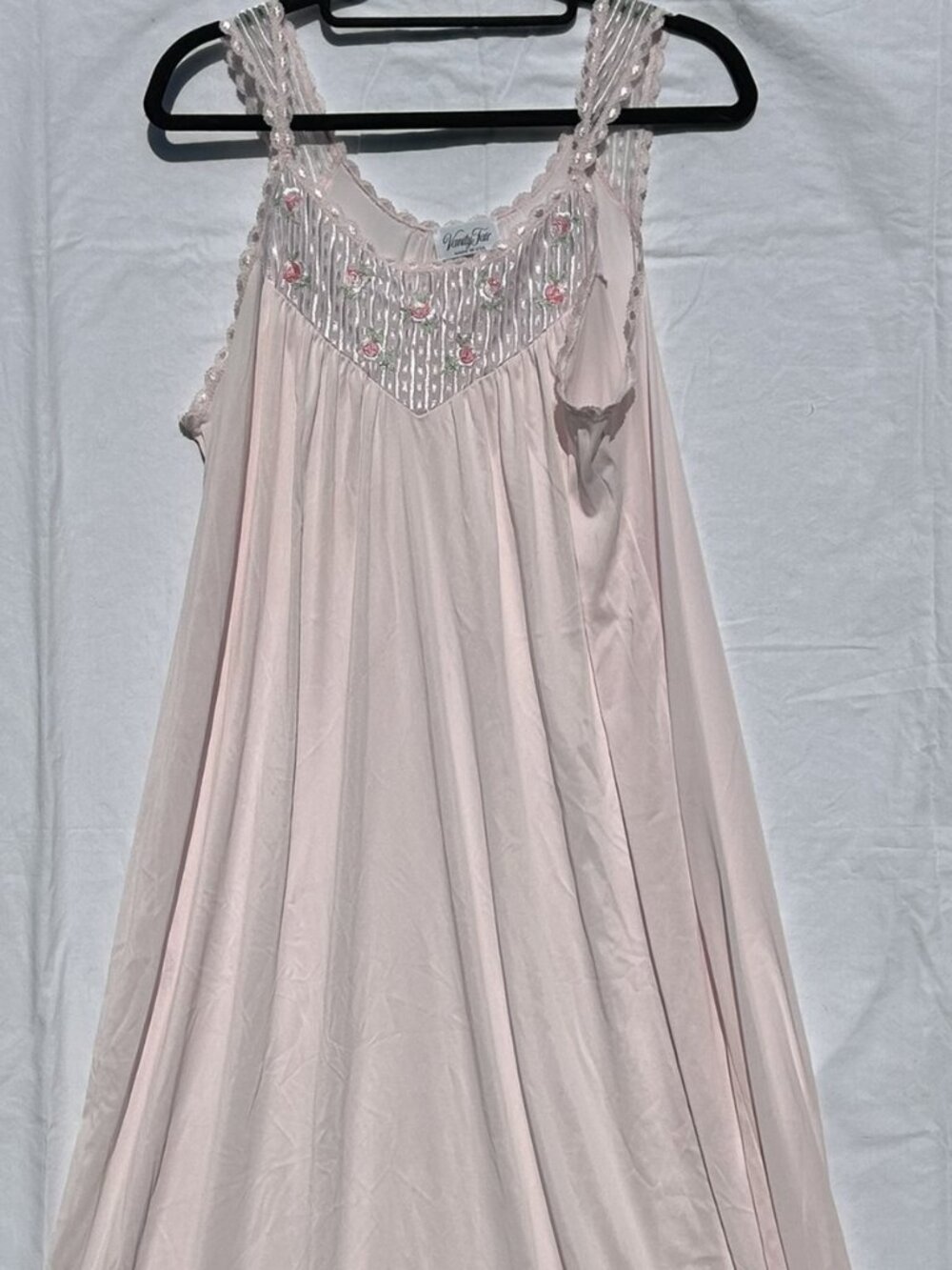 Vintage Floor Length Vanity Fair Sleeveless Nightgown Embroidered Roses Large